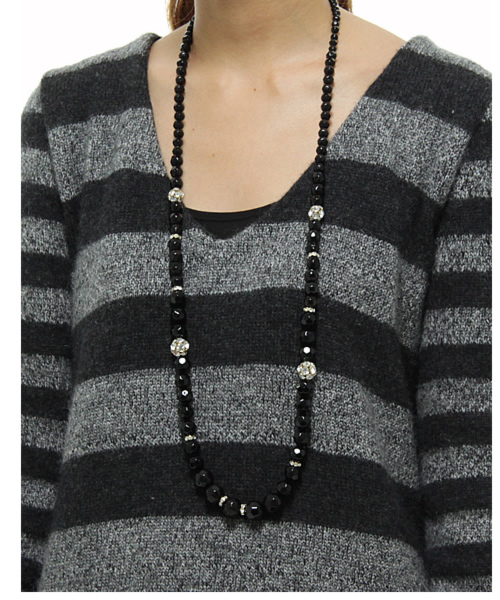 SHIPS for women(シップスフォーウィメン)の「★★little black:RONDEL LONG NECKLACE(オケージョン)(ネックレス・レディース・オフホワイト/ブラック・ONE SIZE)」の5枚目の写真