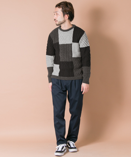 URBAN RESEARCH（アーバンリサーチ）の「UR 編地MIXパネルカラーC/Nニット（ニット/セーター・メンズ・チャコールグレー/ネイビー/ブラウン・LARGE/MEDIUM）」の12枚目の写真