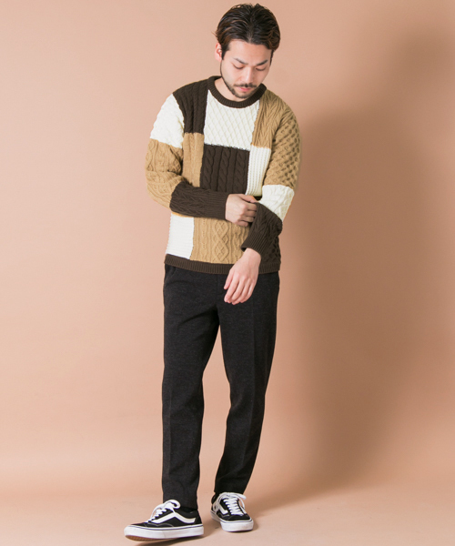 URBAN RESEARCH（アーバンリサーチ）の「UR 編地MIXパネルカラーC/Nニット（ニット/セーター・メンズ・チャコールグレー/ネイビー/ブラウン・LARGE/MEDIUM）」の13枚目の写真