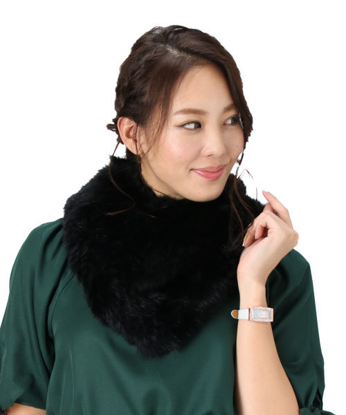 sankyo shokai（サンキョウショウカイ）の「ラビットファースヌード（ネックウォーマー/スヌード・レディース・ブラック/ブラウン系その他/グレー系その他/グレイッシュベージュ/ダークブラウン・FREE）」の2枚目の写真