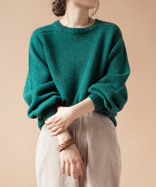 SHIPS BLUESTORE（シップスブルーストア）の「SHIPS BLUESTORE:ベーシック カラーシェットクルーネックニット◇（ニット/セーター・レディース・ライトグレー/レッド/オレンジ/ブルー/グリーン/ダークグレー・ONE SIZE）」の4枚目の写真