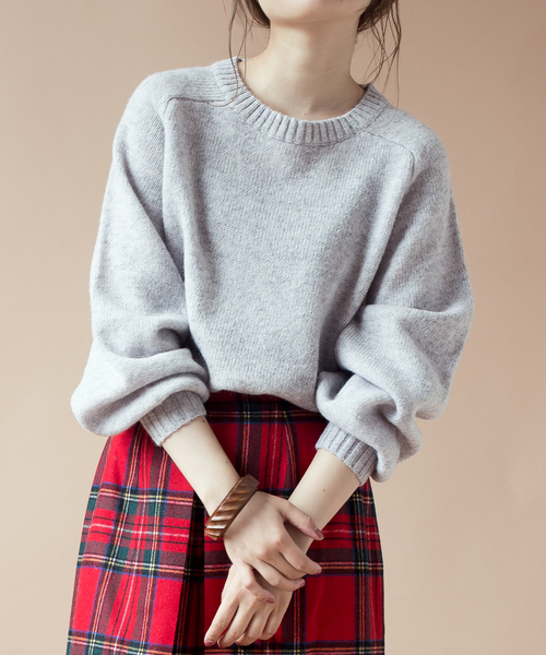 SHIPS BLUESTORE（シップスブルーストア）の「SHIPS BLUESTORE:ベーシック カラーシェットクルーネックニット◇（ニット/セーター・レディース・ライトグレー/レッド/オレンジ/ブルー/グリーン/ダークグレー・ONE SIZE）」の2枚目の写真