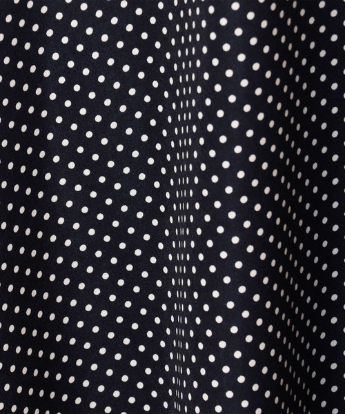 MIIA（ミーア）の「ドット柄ロングワンピース（ワンピース・レディース・ブラック/ネイビー/オフホワイト・FREE）」の5枚目の写真