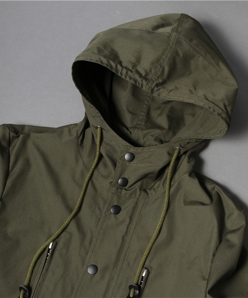 AMERICAN RAG CIE（アメリカンラグシー）の「COMMONWARE AMERICAN RAG CIE&Magine マウンテンパーカー（マウンテンパーカー・メンズ・ネイビー/オリーブ・44/46）」の3枚目の写真