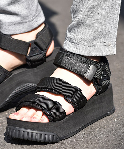 SHAKA（シャカ）の「【SHAKA / シャカ】NEO BUNGY PLATFORM（サンダル・レディース・グレー/ブラック/ネイビー/アイボリー/スモークピンク/モカ/グレイッシュブルー/ラベンダー・23cm/25cm/24cm）」の2枚目の写真