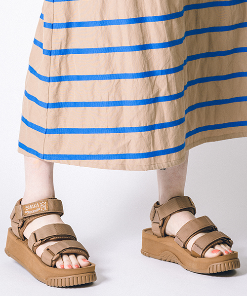 SHAKA（シャカ）の「【SHAKA / シャカ】NEO BUNGY PLATFORM（サンダル・レディース・グレー/ブラック/ネイビー/アイボリー/スモークピンク/モカ/グレイッシュブルー/ラベンダー・23cm/25cm/24cm）」の4枚目の写真