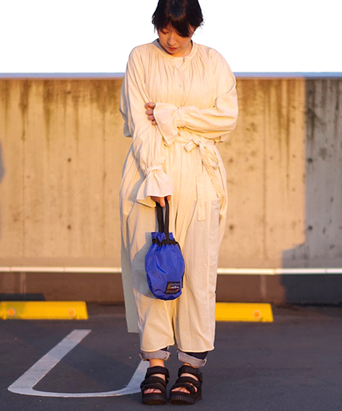 SHAKA（シャカ）の「【SHAKA / シャカ】NEO BUNGY PLATFORM（サンダル・レディース・グレー/ブラック/ネイビー/アイボリー/スモークピンク/モカ/グレイッシュブルー/ラベンダー・23cm/25cm/24cm）」の16枚目の写真