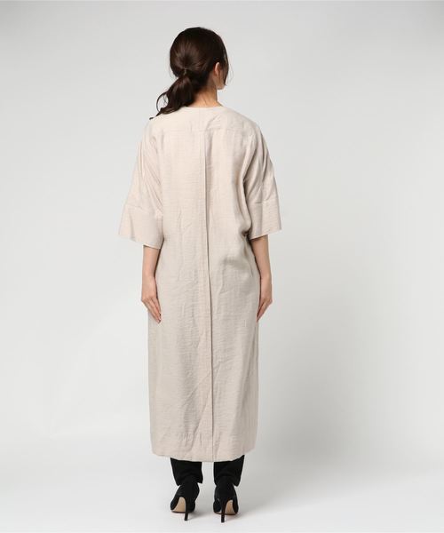 PEGGY LANA（ペギーラナ）の「Gloss Light Gown（その他アウター・レディース・ベージュ/ネイビー・FREE）」の3枚目の写真