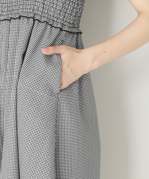 LOWRYS FARM(ローリーズファーム)の「ギンガムHWサロペット 796641(サロペット/オーバーオール・レディース・ブラック/ブルー・MEDIUM/LARGE)」の13枚目の写真