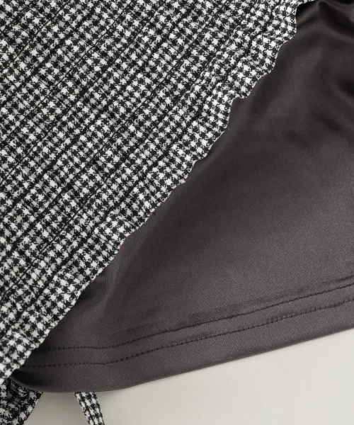 LOWRYS FARM(ローリーズファーム)の「ギンガムHWサロペット 796641(サロペット/オーバーオール・レディース・ブラック/ブルー・MEDIUM/LARGE)」の19枚目の写真