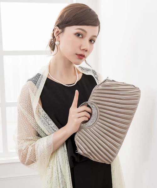 DRESS STAR(ドレス スター)の「ビジューラディアルサテンプリーツパーティークラッチバッグ(クラッチバッグ・レディース・ブラック/ダークブラウン/シルバー/シャンパン・フリー)」の17枚目の写真