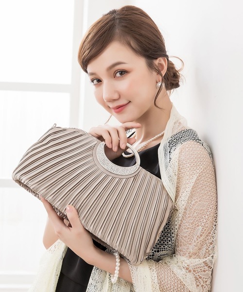 DRESS STAR(ドレス スター)の「ビジューラディアルサテンプリーツパーティークラッチバッグ(クラッチバッグ・レディース・ブラック/ダークブラウン/シルバー/シャンパン・フリー)」の16枚目の写真