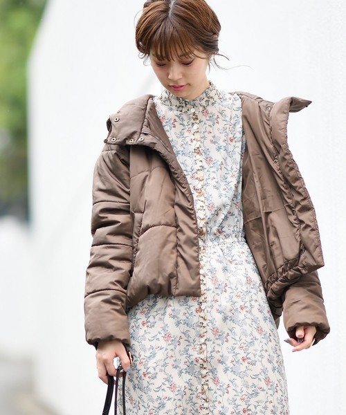 natural couture（ナチュラルクチュール）の「フード付きショート中綿フェイクダウン（ダウンジャケット/コート・レディース・ブラック/アッシュブラウン/パープル/ライトベージュ・FREE）」の13枚目の写真