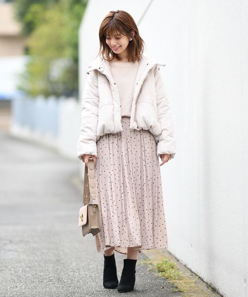 natural couture（ナチュラルクチュール）の「フード付きショート中綿フェイクダウン（ダウンジャケット/コート・レディース・ブラック/アッシュブラウン/パープル/ライトベージュ・FREE）」の15枚目の写真