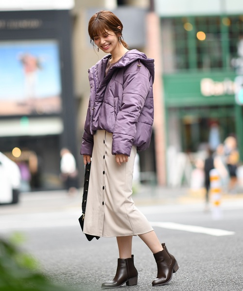 natural couture（ナチュラルクチュール）の「フード付きショート中綿フェイクダウン（ダウンジャケット/コート・レディース・ブラック/アッシュブラウン/パープル/ライトベージュ・FREE）」の20枚目の写真