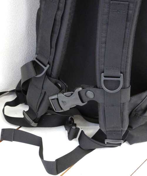 GREGORY（グレゴリー）の「GREGORY DAY PACK　グレゴリーリュック 26Lバックパック（バックパック/リュック・メンズ・ブラック・ONE SIZE）」の8枚目の写真