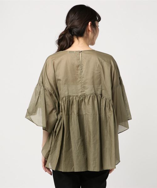 CLANE（クラネ）の「WIDE GATHER SEE THROUGH TOPS（シャツ/ブラウス・レディース・ベージュ/レッド/ホワイト・1/2）」の4枚目の写真
