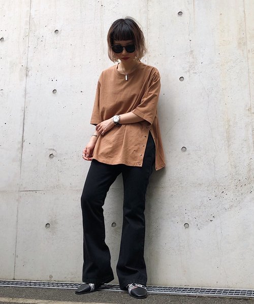 PAGEBOY（ページボーイ）の「フレアジーンズ（デニムパンツ・レディース・ブラック/サックスブルー/ライトブルー・SMALL/MEDIUM/LARGE）」の4枚目の写真