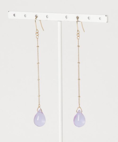 tone(トーン)の「【tschuss(チュース)】「drop」チェコビーズのロングピアス(ピアス(両耳用)・レディース・レッド/ラベンダー/ブラック/その他/ピンク/クリア/ベージュ/ブルー/グリーン/オレンジ/クリアレッド・FREE)」の6枚目の写真