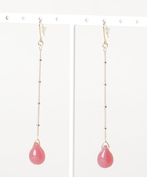 tone(トーン)の「【tschuss(チュース)】「drop」チェコビーズのロングピアス(ピアス(両耳用)・レディース・レッド/ラベンダー/ブラック/その他/ピンク/クリア/ベージュ/ブルー/グリーン/オレンジ/クリアレッド・FREE)」の7枚目の写真