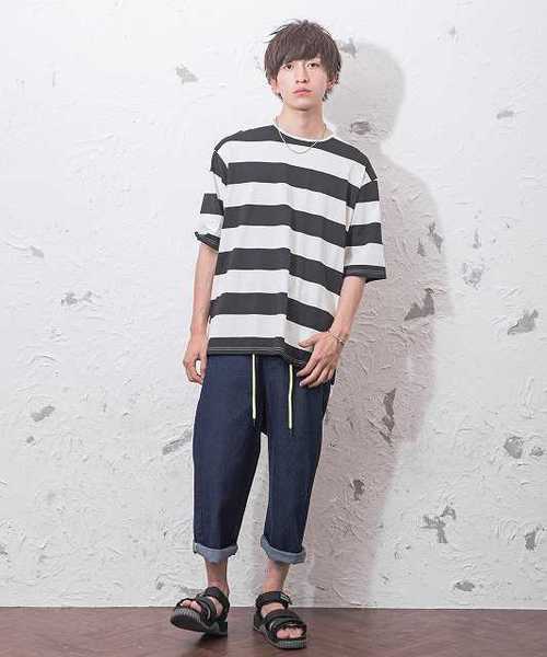 MinoriTY（マイノリティ）の「ネオンスピンドルワイドサルエルデニム（デニムパンツ・メンズ・ブルー/インディゴブルー・M/L）」の4枚目の写真