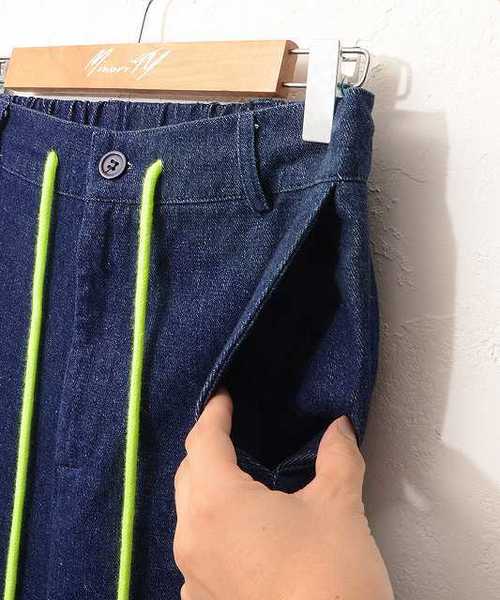MinoriTY（マイノリティ）の「ネオンスピンドルワイドサルエルデニム（デニムパンツ・メンズ・ブルー/インディゴブルー・M/L）」の11枚目の写真