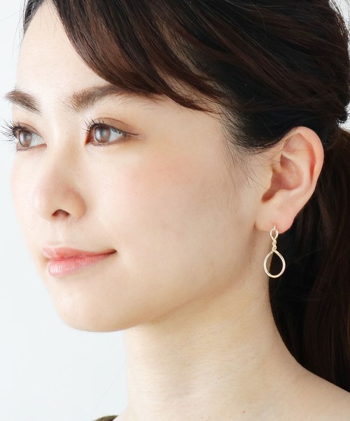 COCOSHNIK(ココシュニック)の「K10ひねりノット スタッドピアス(ピアス(両耳用)・レディース・ホワイト系その他7・00)」の6枚目の写真