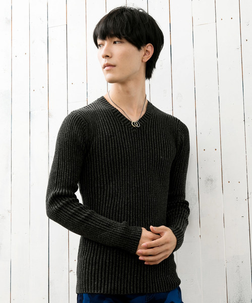 TopIsm（トップイズム）の「リブ編み Vネック ニットセーター（ニット/セーター・メンズ・ブラック/グレー/オフホワイト/ワイン/チャコール・LL/M/L）」の4枚目の写真