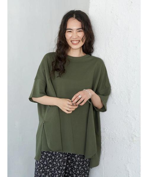 AMERICAN HOLIC（アメリカンホリック）の「ラウンドヘムカットBIGチュニック　＊（Tシャツ/カットソー・レディース・ブラック/ネイビー/オフホワイト/グリーン/キャメル・FREE）」の9枚目の写真