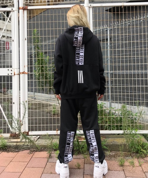 adidas（アディダス）の「adidas スリーストライプス スウェット