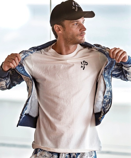 1PIU1UGUALE3  RELAX （ウノピゥウノウグァーレトレ リラックス）の「1PIU1UGUALE3 RELAX(ウノピゥウノウグァーレトレ リラックス)ピグメント ワンポイント ブランドロゴ 半袖Tシャツ（Tシャツ/カットソー・メンズ・ホワイト/ベージュ/コーラルピンク/グレー/ネイビー・L/S/M/XL/XXL）」の7枚目の写真