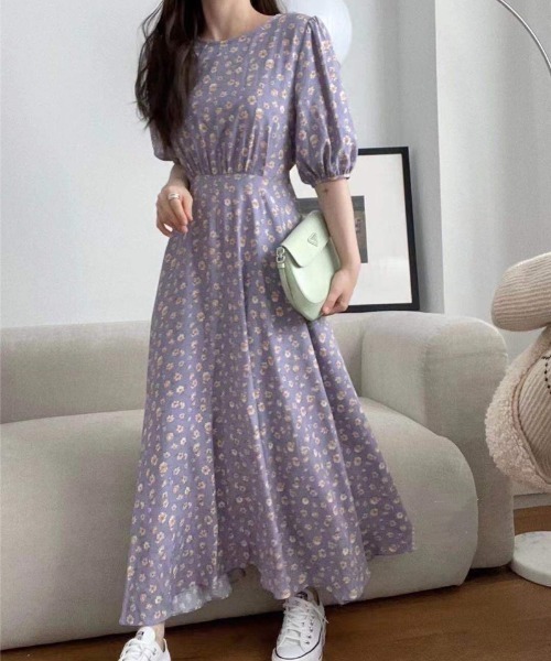 ABITOKYO(アビトーキョー)の「ボリュームスリーブ花柄ロングワンピース(ワンピース・レディース・ブラック/パープル/ネイビー・FREE)」の3枚目の写真
