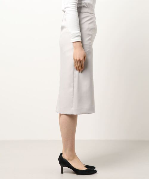 MEW'S REFINED CLOTHES（ミューズリファインドクローズ）の「ウォッシャブル接触冷感タイトスカート（スカート・レディース・グレー/ネイビー/グレイッシュベージュ・MEDIUM/LARGE/SMALL）」の4枚目の写真