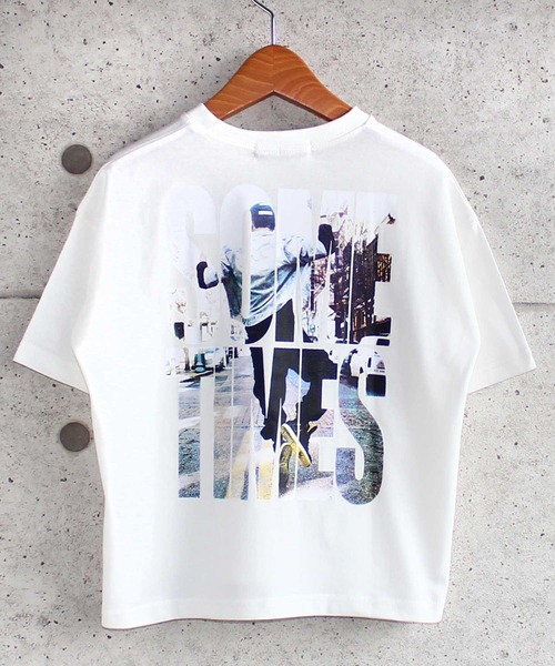 THE CASUAL(カジュアル)の「ビッグシルエット5分袖ポケット付きバックプリントTシャツ カットソー キッズ(Tシャツ/カットソー・キッズ・モカ/オレンジ/ブラック/ラベンダー/ブラック系/ホワイト系/オフホワイト/ブラック系1/ベージュ・130cm/110cm/160cm/140cm/150cm/120cm)」の3枚目の写真