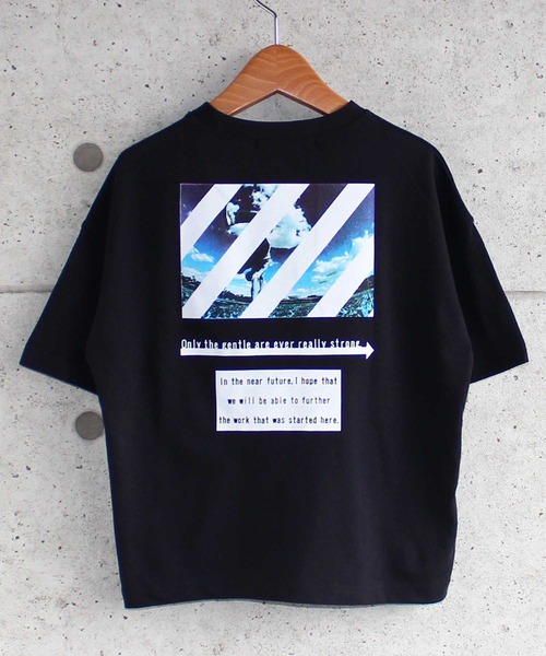 THE CASUAL(カジュアル)の「ビッグシルエット5分袖ポケット付きバックプリントTシャツ カットソー キッズ(Tシャツ/カットソー・キッズ・モカ/オレンジ/ブラック/ラベンダー/ブラック系/ホワイト系/オフホワイト/ブラック系1/ベージュ・130cm/110cm/160cm/140cm/150cm/120cm)」の4枚目の写真