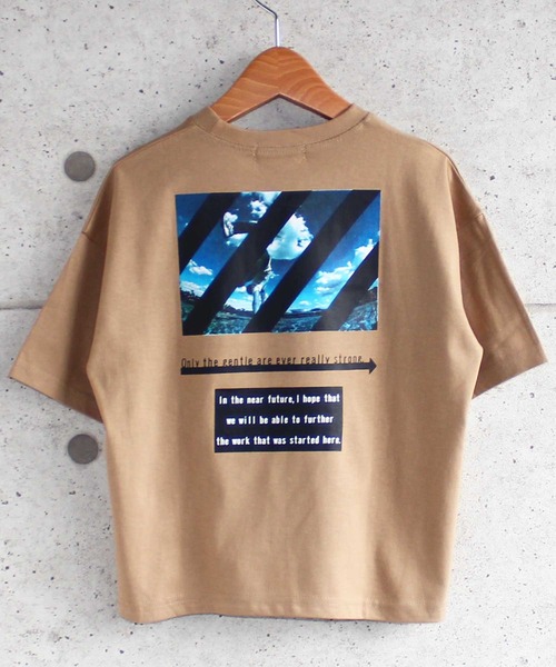 THE CASUAL(カジュアル)の「ビッグシルエット5分袖ポケット付きバックプリントTシャツ カットソー キッズ(Tシャツ/カットソー・キッズ・モカ/オレンジ/ブラック/ラベンダー/ブラック系/ホワイト系/オフホワイト/ブラック系1/ベージュ・130cm/110cm/160cm/140cm/150cm/120cm)」の7枚目の写真