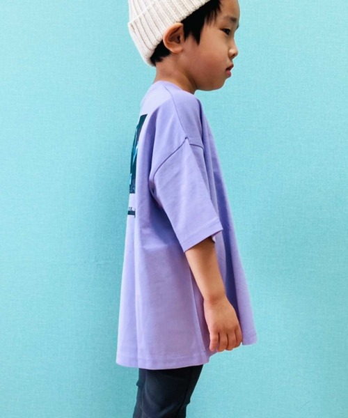 THE CASUAL(カジュアル)の「ビッグシルエット5分袖ポケット付きバックプリントTシャツ カットソー キッズ(Tシャツ/カットソー・キッズ・モカ/オレンジ/ブラック/ラベンダー/ブラック系/ホワイト系/オフホワイト/ブラック系1/ベージュ・130cm/110cm/160cm/140cm/150cm/120cm)」の14枚目の写真