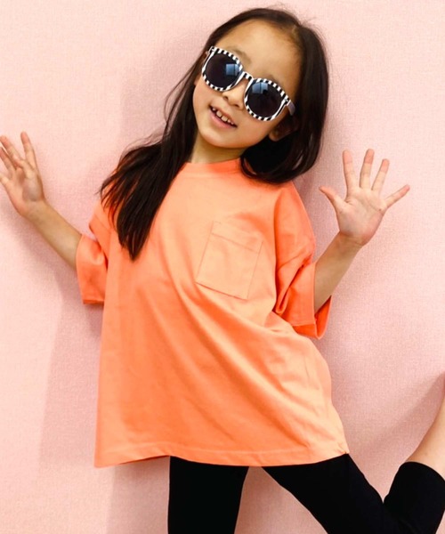 THE CASUAL(カジュアル)の「ビッグシルエット5分袖ポケット付きバックプリントTシャツ カットソー キッズ(Tシャツ/カットソー・キッズ・モカ/オレンジ/ブラック/ラベンダー/ブラック系/ホワイト系/オフホワイト/ブラック系1/ベージュ・130cm/110cm/160cm/140cm/150cm/120cm)」の11枚目の写真