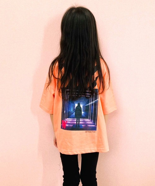 THE CASUAL(カジュアル)の「ビッグシルエット5分袖ポケット付きバックプリントTシャツ カットソー キッズ(Tシャツ/カットソー・キッズ・モカ/オレンジ/ブラック/ラベンダー/ブラック系/ホワイト系/オフホワイト/ブラック系1/ベージュ・130cm/110cm/160cm/140cm/150cm/120cm)」の15枚目の写真