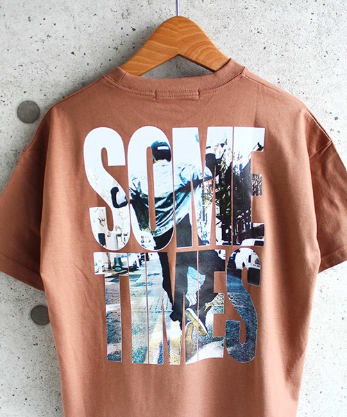 THE CASUAL(カジュアル)の「ビッグシルエット5分袖ポケット付きバックプリントTシャツ カットソー キッズ(Tシャツ/カットソー・キッズ・モカ/オレンジ/ブラック/ラベンダー/ブラック系/ホワイト系/オフホワイト/ブラック系1/ベージュ・130cm/110cm/160cm/140cm/150cm/120cm)」の19枚目の写真