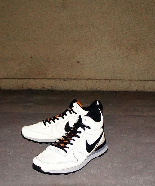 NIKE(ナイキ)の「メンズ ナイキ インターナショナリスト NIKE Internationalist Mid QS 696424-700(スニーカー・メンズ・ブラウン・27.5cm/28.5cm/26cm/27cm/28cm/26.5cm)」の11枚目の写真