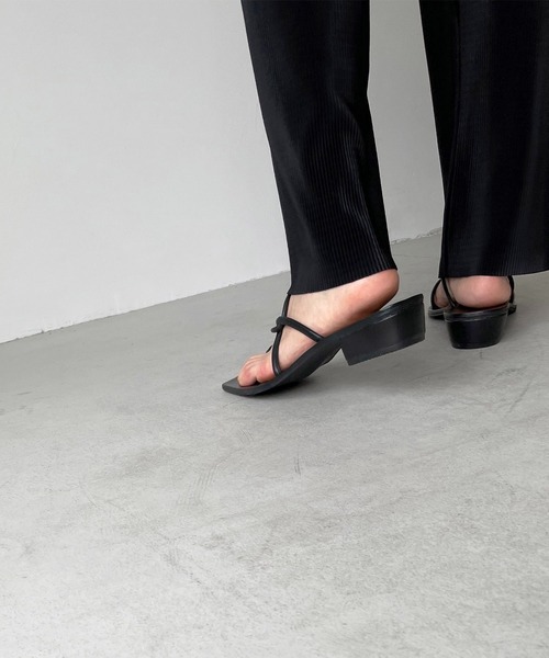 CANAL JEAN（キャナルジーン）の「from Lagoon(フロムラグーン) レザーひもクロスローヒールサンダル（サンダル・レディース・ブラック/キャメル・38/39/36/37）」の7枚目の写真