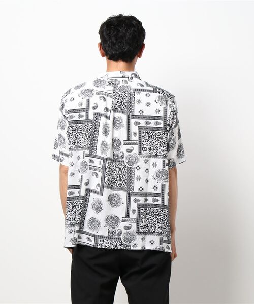 COLONY 2139（コロニートゥーワンスリーナイン）の「ペイズリー/花柄/小紋柄オープンカラーシャツ(ユニセックス可)/総柄オープンカラーシャツ（シャツ/ブラウス・メンズ・ブラック/ホワイト/ネイビー/ブラック系その他/ダークネイビー・LARGE/MEDIUM）」の17枚目の写真