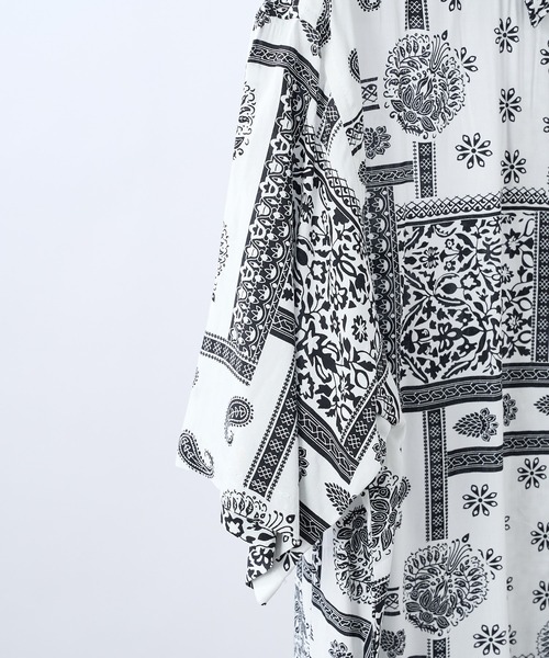 COLONY 2139（コロニートゥーワンスリーナイン）の「ペイズリー/花柄/小紋柄オープンカラーシャツ(ユニセックス可)/総柄オープンカラーシャツ（シャツ/ブラウス・メンズ・ブラック/ホワイト/ネイビー/ブラック系その他/ダークネイビー・LARGE/MEDIUM）」の14枚目の写真