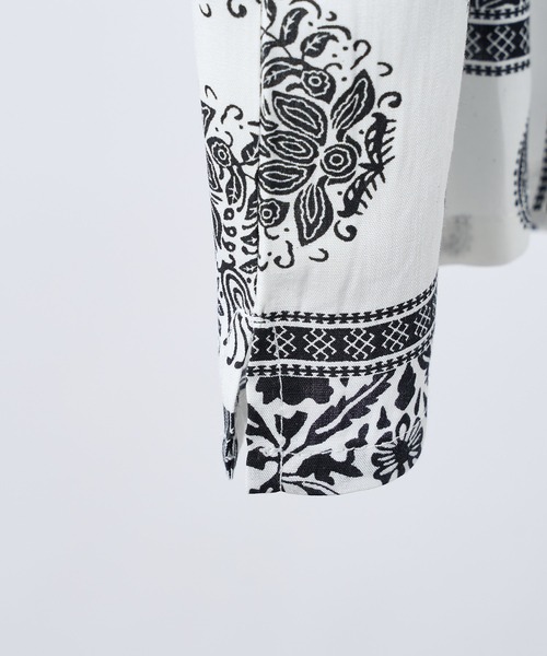 COLONY 2139（コロニートゥーワンスリーナイン）の「ペイズリー/花柄/小紋柄オープンカラーシャツ(ユニセックス可)/総柄オープンカラーシャツ（シャツ/ブラウス・メンズ・ブラック/ホワイト/ネイビー/ブラック系その他/ダークネイビー・LARGE/MEDIUM）」の15枚目の写真