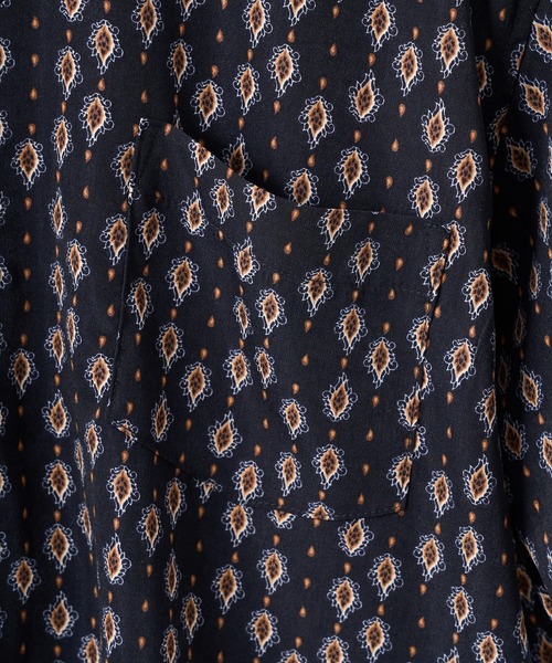 COLONY 2139（コロニートゥーワンスリーナイン）の「ペイズリー/花柄/小紋柄オープンカラーシャツ(ユニセックス可)/総柄オープンカラーシャツ（シャツ/ブラウス・メンズ・ブラック/ホワイト/ネイビー/ブラック系その他/ダークネイビー・LARGE/MEDIUM）」の21枚目の写真