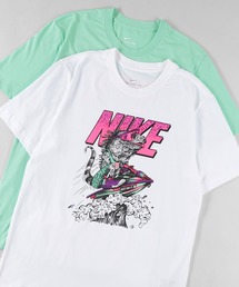 NIKE（ナイキ）の「【NIKE/ナイキ】グラフィックTシャツ/ ジェットスキーライダー（Tシャツ/カットソー・メンズ）」