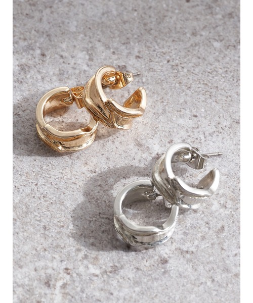 earth music&ecology（アースミュージックアンドエコロジー）の「メタルフープピアス ＊（ピアス（両耳用）・レディース・ゴールド/シルバー・FREE）」の3枚目の写真
