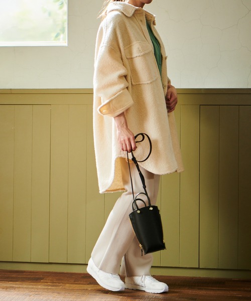 E'POR(エポール)の「【E'POR】Y BAG Micro 【the GIFT 望月芹名コラボカラー (ブラック系(02)とホワイト系(13))】(ショルダーバッグ・レディース・ブラック/ブラウン/ピンク/イエロー系その他4/ターコイズブルー/パープル系その他/ブラック系その他/ホワイト系その他3・FREE)」の12枚目の写真