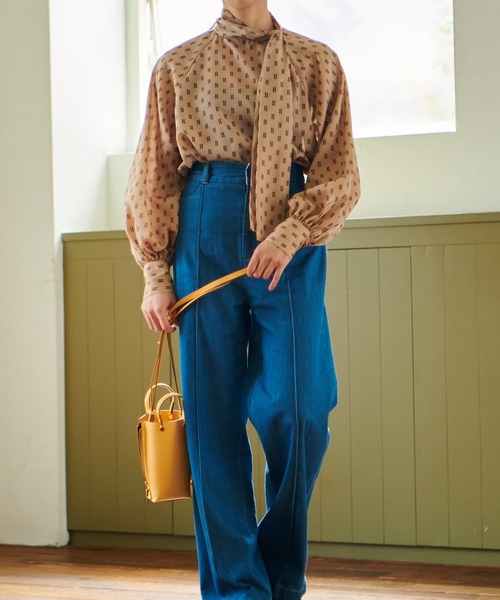 E'POR(エポール)の「【E'POR】Y BAG Micro 【the GIFT 望月芹名コラボカラー (ブラック系(02)とホワイト系(13))】(ショルダーバッグ・レディース・ブラック/ブラウン/ピンク/イエロー系その他4/ターコイズブルー/パープル系その他/ブラック系その他/ホワイト系その他3・FREE)」の11枚目の写真